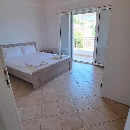 Lägenhet Eleni Himare