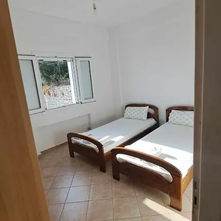 Eleni Lägenhet Himare